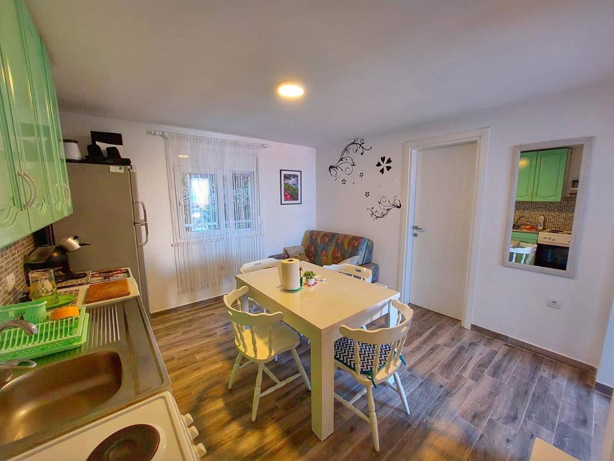 Apartments Marina Utjeha Εξωτερικό φωτογραφία