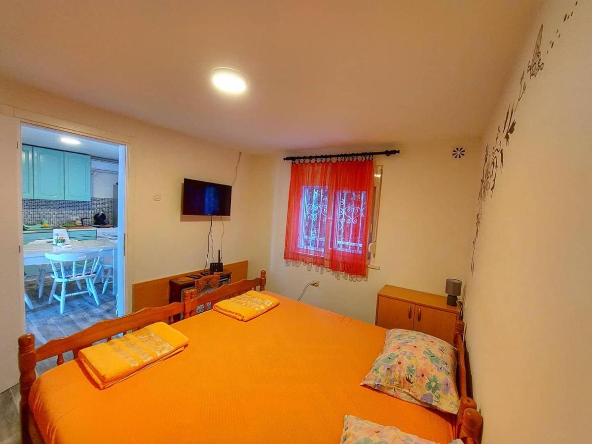 Apartments Marina Utjeha Εξωτερικό φωτογραφία