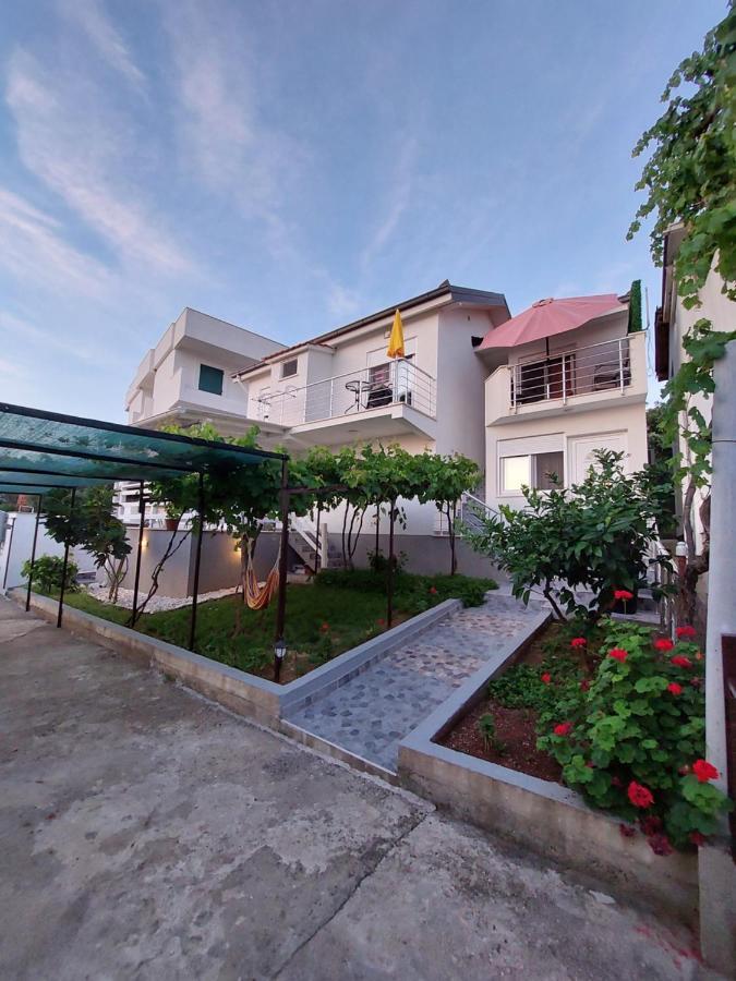 Apartments Marina Utjeha Εξωτερικό φωτογραφία