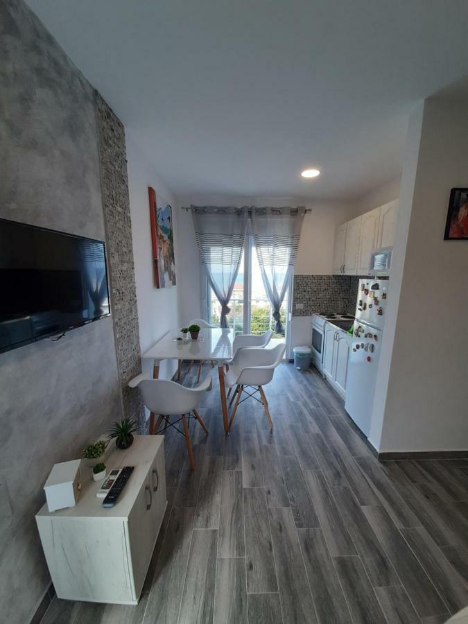 Apartments Marina Utjeha Εξωτερικό φωτογραφία